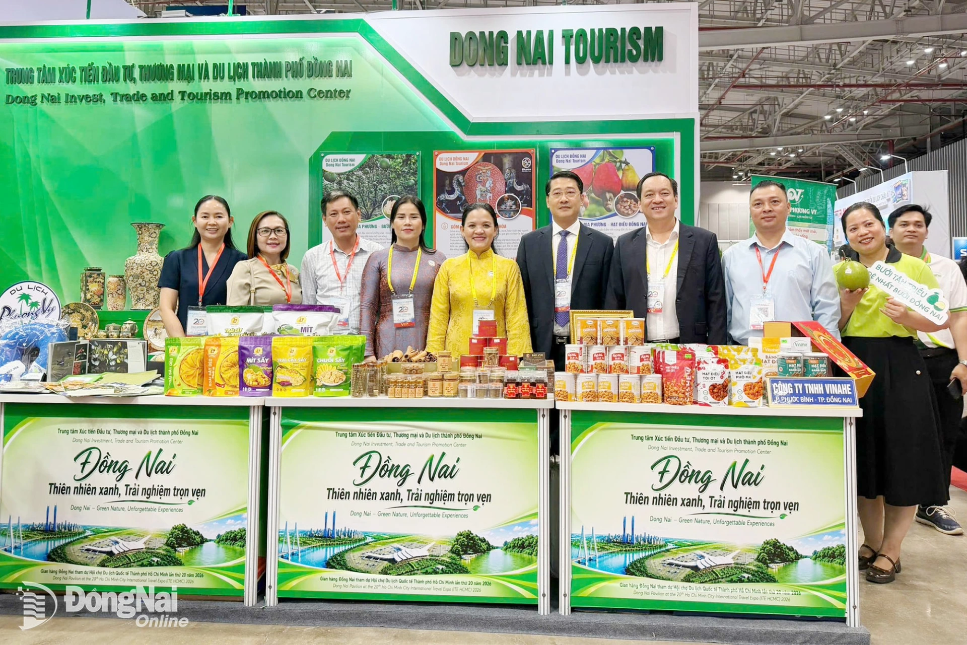 Dong Nai delegates pose for a group photo at the city’s tourism promotion booth. Photo: Phuong Anh