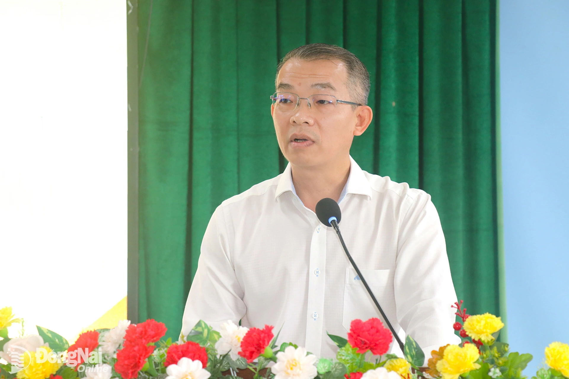 Bí thư Đảng ủy, Chủ tịch HĐND phường Trảng Dài Phan Quang Tuấn phát biểu tại hội nghị. Ảnh: An Nhơn