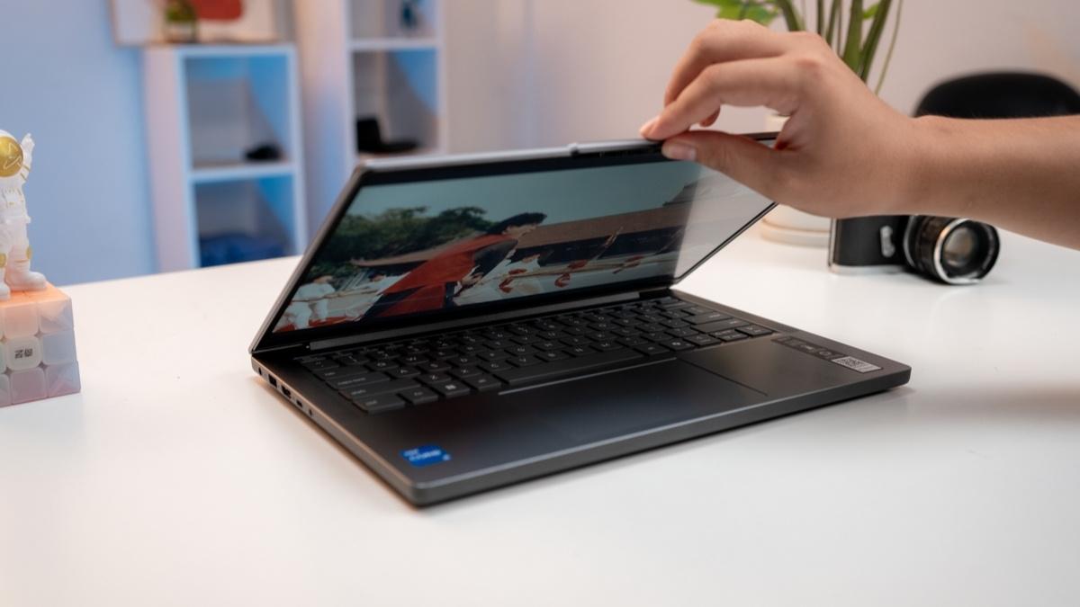 Cấu hình laptop phục vụ đa nhiệm và công việc văn phòng.