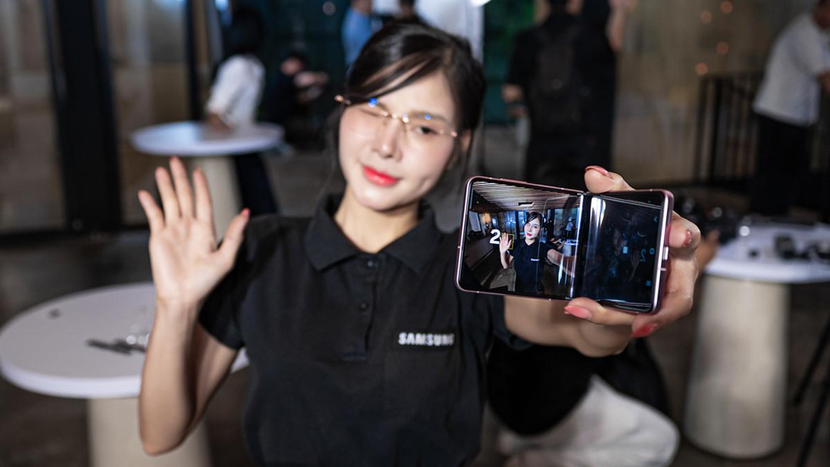 Mua ngay Z Flip 8 tại CellphoneS.