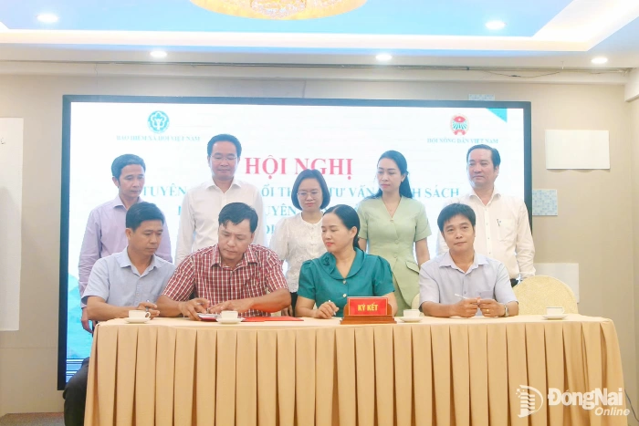 Tuyên truyền, vận động nông dân tham gia bảo hiểm xã hội tự nguyện, bảo hiểm y tế hộ gia đình