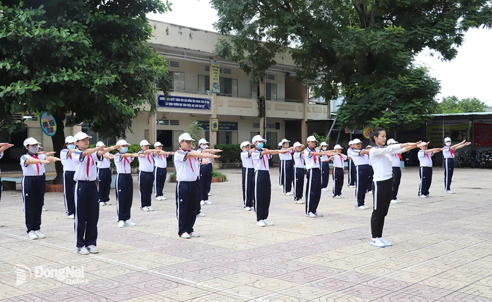 Học sinh Trường THCS Quyết Thắng (TP.Biên Hòa) được dạy võ vovinam trong giờ Giáo dục thể chất. Ảnh: T.Vi