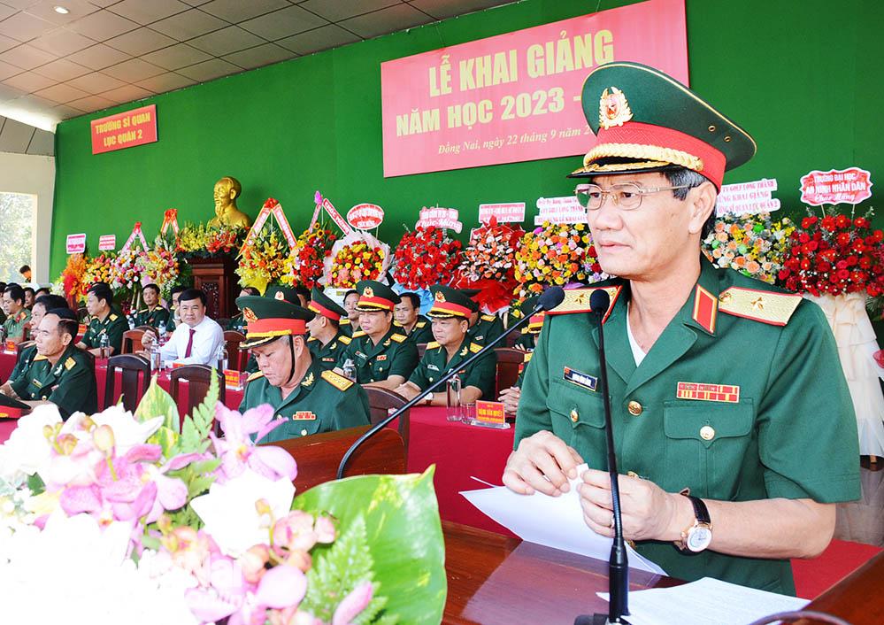Thiếu tướng Lương Đình Lành, Hiệu trưởng nhà trường trình bày diễn văn năm học mới