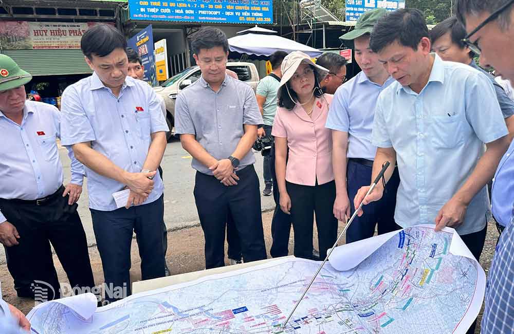 Đoàn khảo sát tại dự án đường cao tốc Biên Hoà - Vũng Tàu