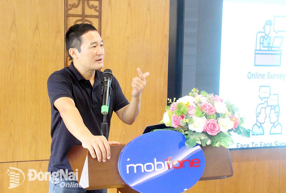 Ông Lê Đặng Trung, Tổng giám đốc Công ty Real-Time Analytics, chuyên gia về dữ liệu số làm diễn giả trình bày tại hội thảo. (Ảnh: Hải Quân)
