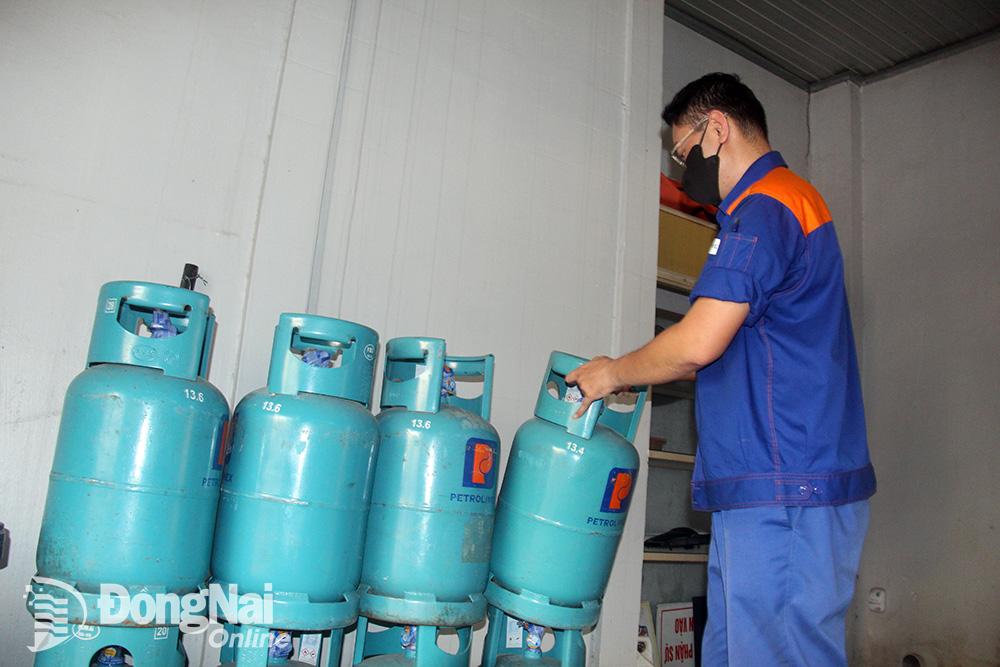 Giá gas bán lẻ tiếp tục tăng từ đầu tháng 9-2024. Ảnh: Hải Hà