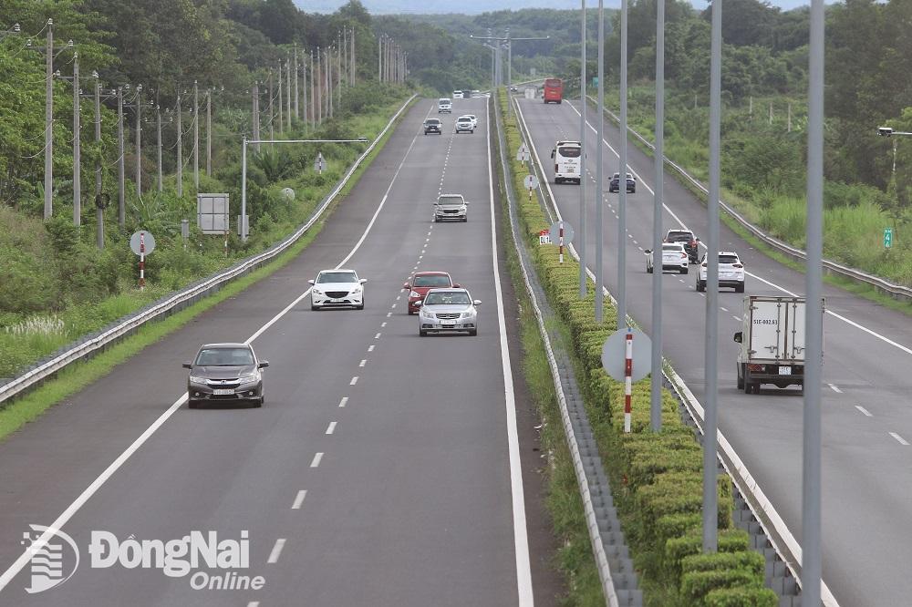 Việc mở rộng đoạn cao tốc Thành phố Hồ Chí Minh - Long Thành là rất cấp bách để giải quyết nhu cầu kết nối giao thông cho Dự án Cảng hàng không quốc tế Long Thành. Ảnh: tư liệu

