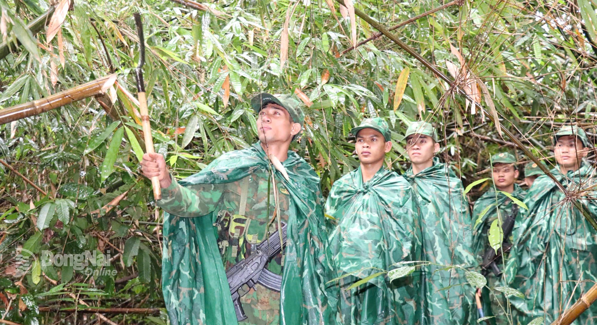 Regardless of rain or wind, the soldiers of the Bu Gia Map Border Guard Station continue to fulfill their border patrol duties. Photo: Thanh Nhan