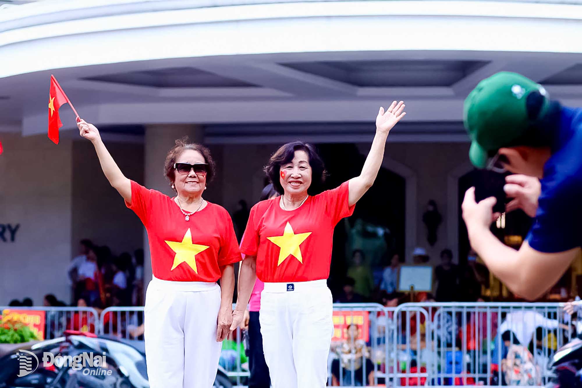 Citizens capture memorable moments on Hanoi’s streets during National Day. Photo: Cong Nghia