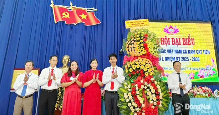 Long Binh ward and communes of Nam Cat Tien and Tan Quan hold commune-level VFF Congresses