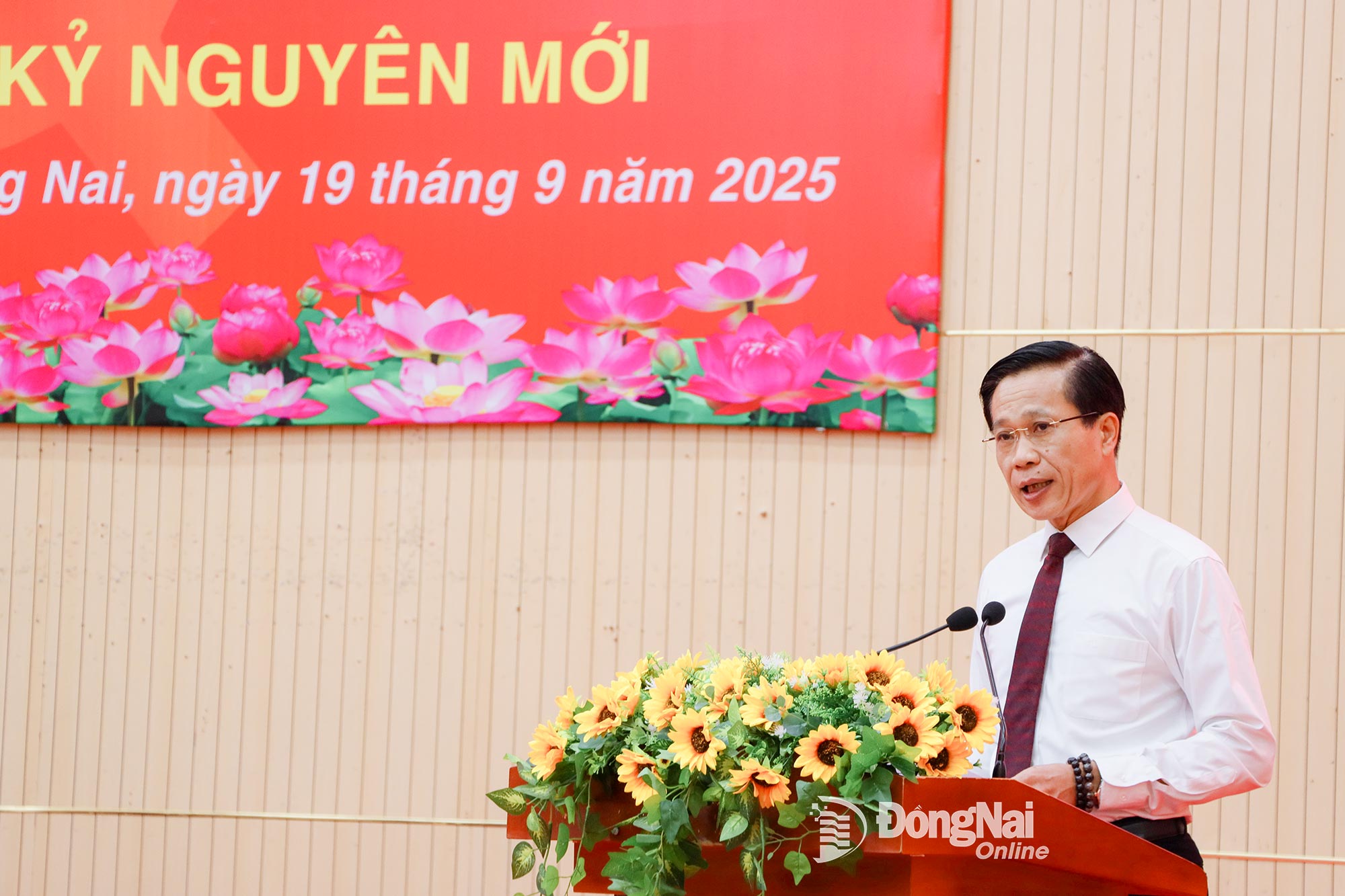 Associate Professor Dr. Hoang Phuc Lam, Deputy Director of the HCMNAP and Head of Project 587, delivers his keynote speech at the seminar. Photo: Xuan Tuc