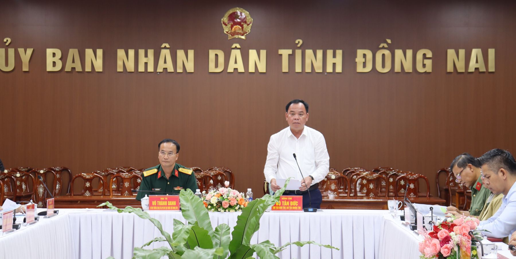 Phó Bí thư Tỉnh ủy, Chủ tịch UBND tỉnh, Chủ tịch Hội đồng Nghĩa vụ quân sự tỉnh Đồng Nai Võ Tấn Đức phát biểu tại hội nghị. Ảnh: Nguyệt Hà