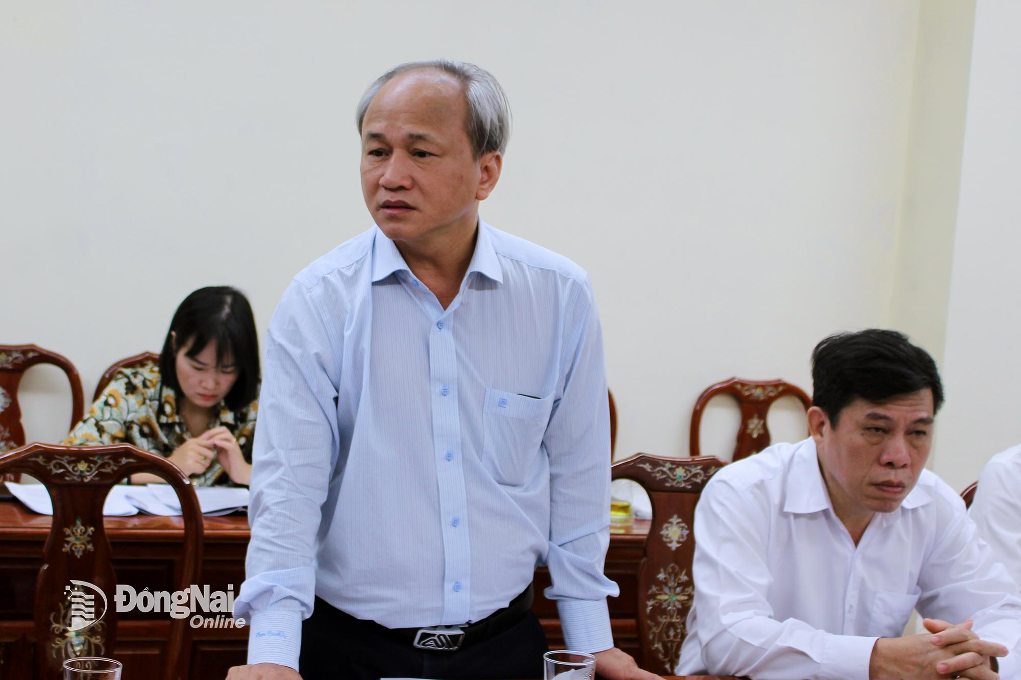 Deputy Director of Dong Nai Department of Finance (DoF) Tran Anh Tu speaks at the meeting. Photo: Ho Thao