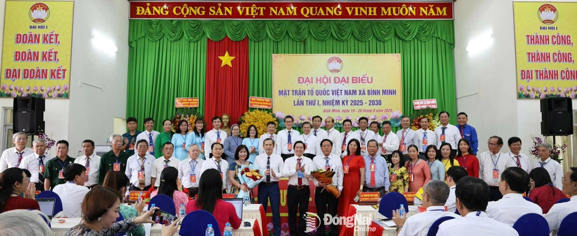 Newly elected members of the VFF Committee of Binh Minh commune for the 2025-2030 term make debut at the congress. Photo: Thanh Tam