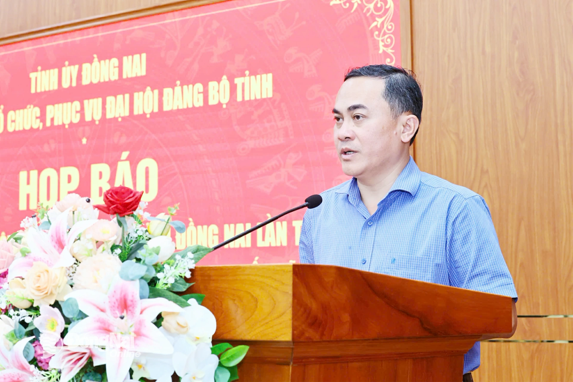 Le Truong Son, Member of the Provincial Standing Party Committee, Vice Chairman of the Dong Nai Provincial Peoples Committee, speaks at the press conference. Photo: Cong Nghia