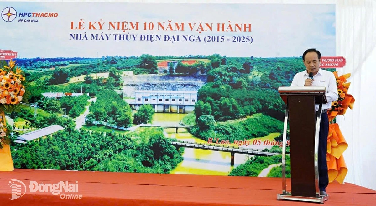 Nguyen Hung Luong, Deputy General Director of Thac Mo Hydropower JSC, gives a speech at the ceremony. Photo: Ngoc Bich