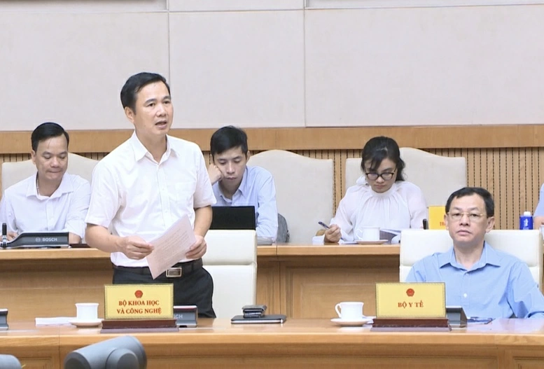 Thứ trưởng Bộ KH&CN Bùi Thế Duy: Bộ đã hoàn thiện đề xuất Danh sách các sản phẩm công nghệ chiến lược triển khai năm 2025 và 3 sản phẩm công nghệ chiến lược ưu tiên triển khai ngay - Ảnh: VGP/Thu Sa