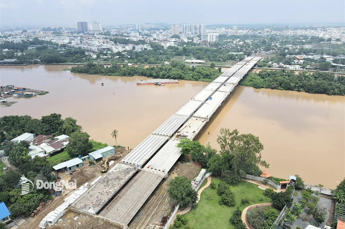 Thong Nhat Bridge deck concrete pouring to be completed by end of October 2025