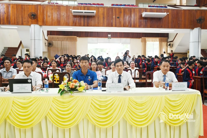 Trường cao đẳng Miền Đông: Hơn 260 học sinh, sinh viên nhận bằng tốt nghiệp