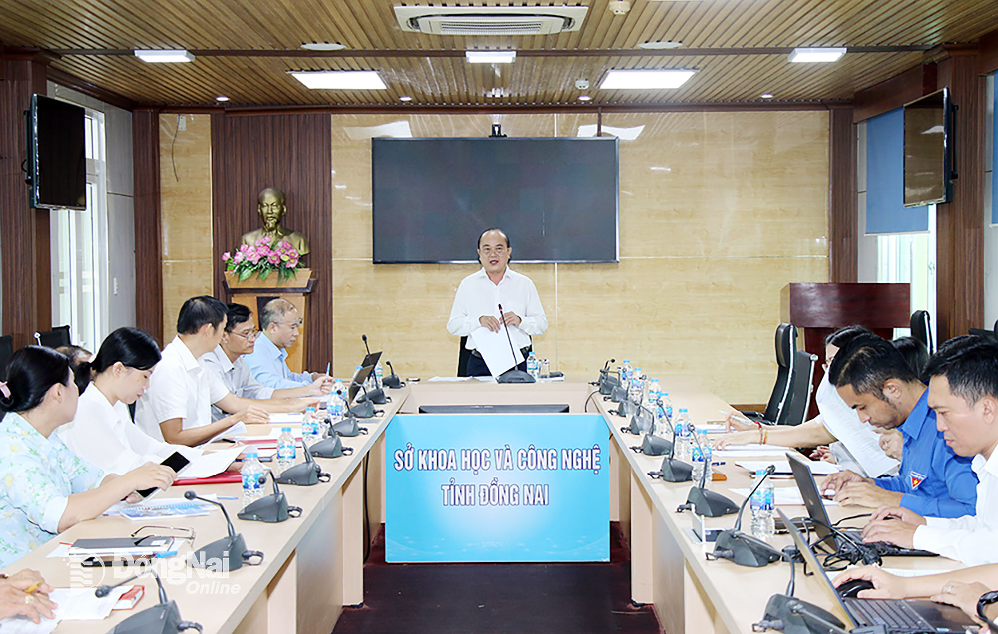 Phó Giám đốc Sở Khoa học và Công nghệ tỉnh Đồng Nai Võ Hoàng Khai phát biểu tại buổi làm việc. Ảnh: Hải Quân
