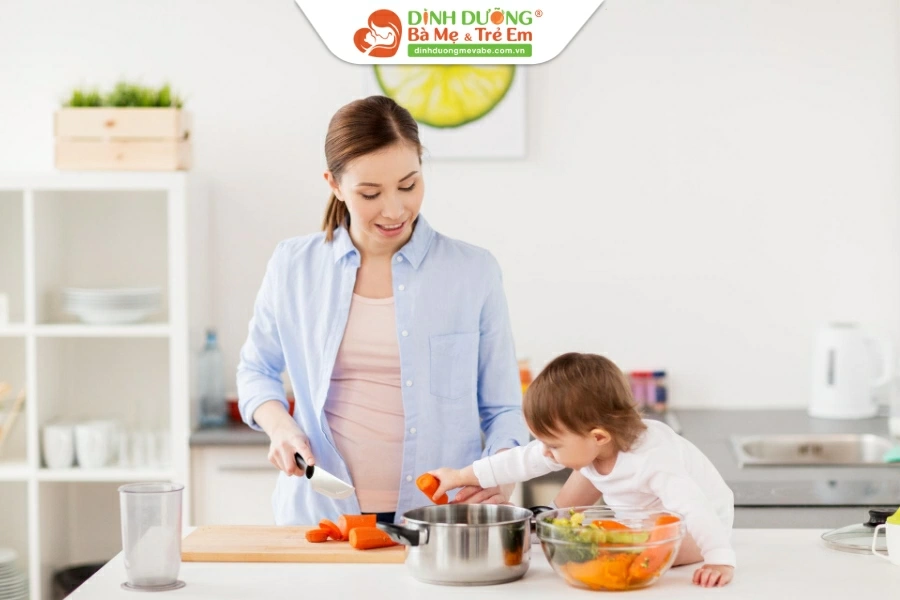 Chương trình Dinh dưỡng Mẹ và Bé đồng hành cùng phụ huynh từ thai kỳ đến giai đoạn nuôi con nhỏ.