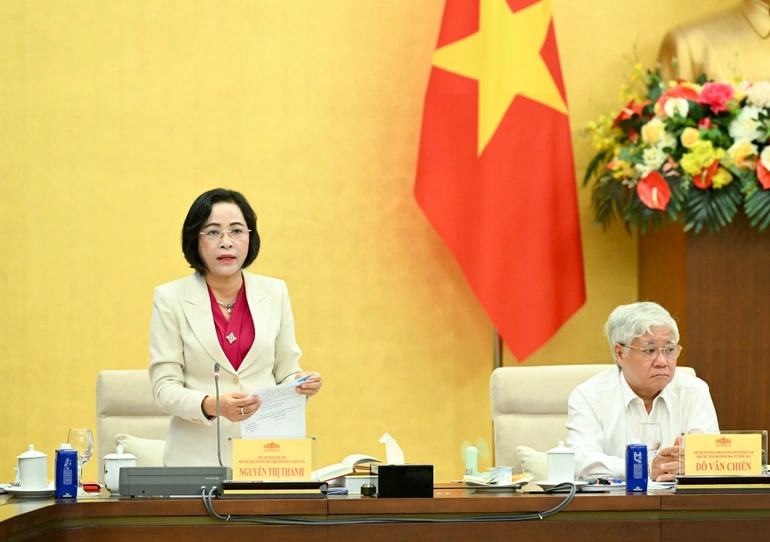 Phó Chủ tịch Quốc hội Nguyễn Thị Thanh, Phó Chủ tịch Thường trực Hội đồng Bầu cử quốc gia điều hành phiên họp. (Ảnh: DUY LINH)