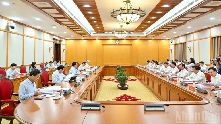 Quang cảnh buổi làm việc của Tổ công tác Bộ Chính trị với Ban Thường vụ Tỉnh ủy Phú Thọ. (Ảnh: Thủy Nguyên)