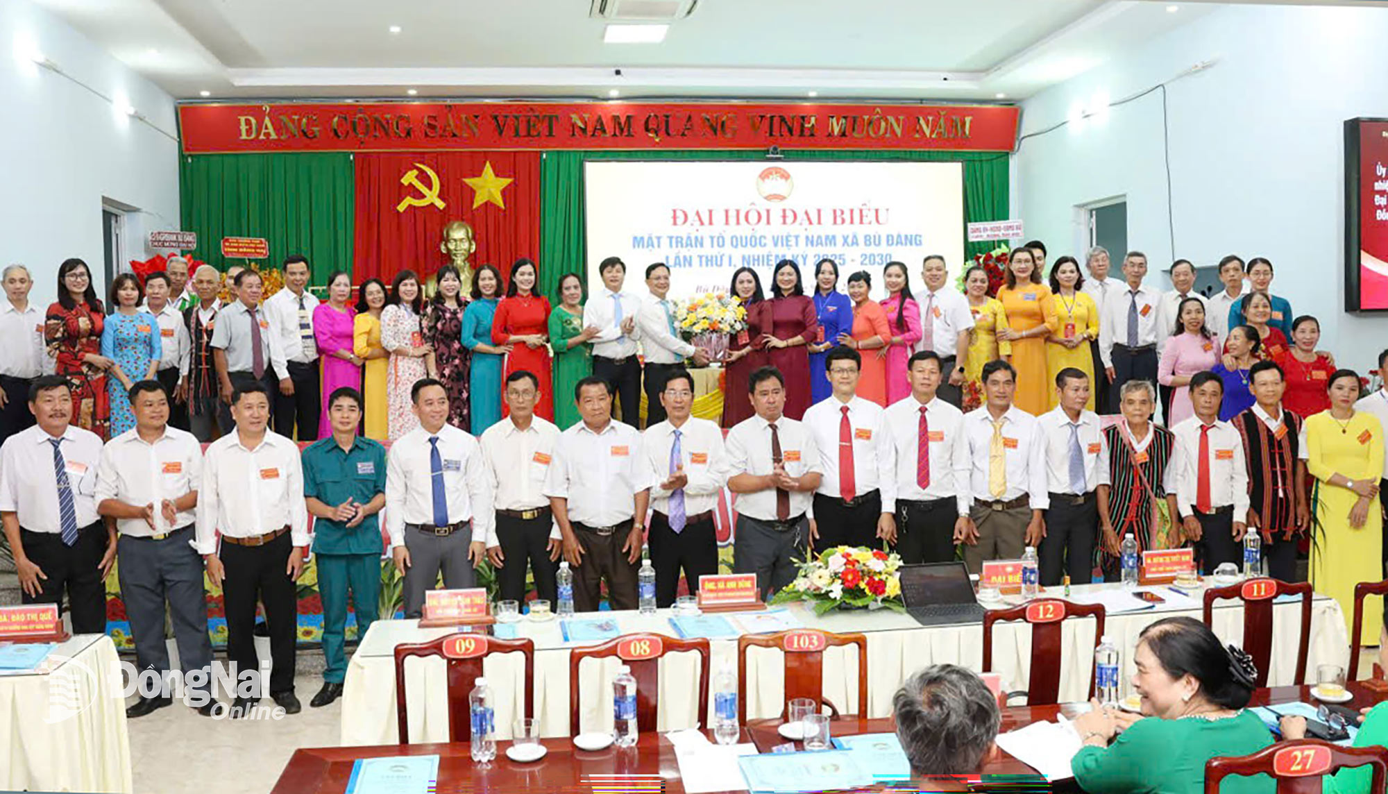 Members of the 1st VFF Committee of Bu Dang commune, 2025–2030 tenure, are  introduced at the congress. Photo: My Hiep