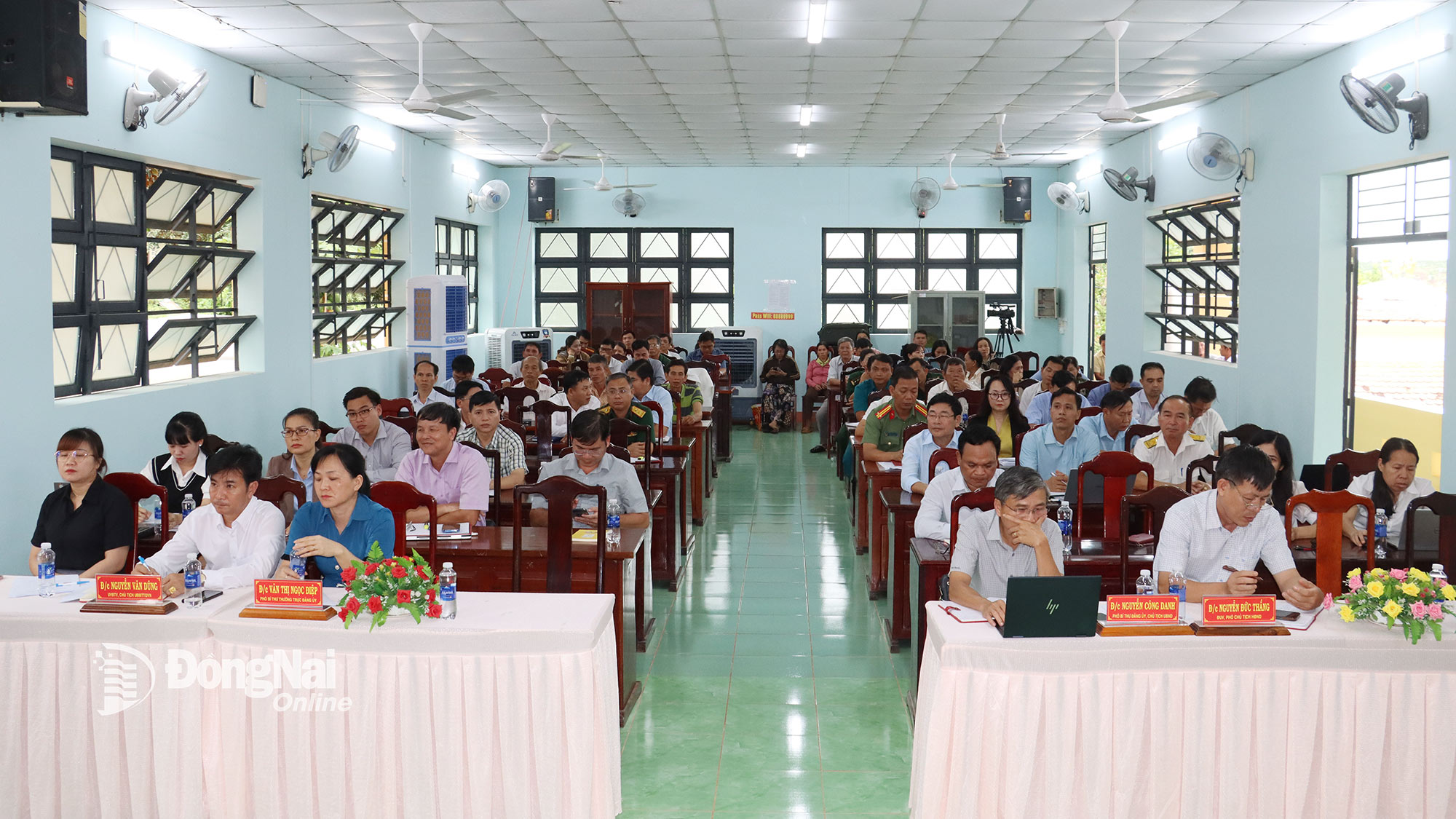 Representatives of departments, agencies, localities, and voters at the meeting. Photo: Nhu Nam