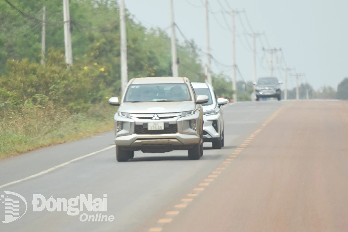 The project to upgrade and expand Provincial Road 769 is one of the key projects to connect localities in the province with Long Thanh Airport. Photo: P.Tung