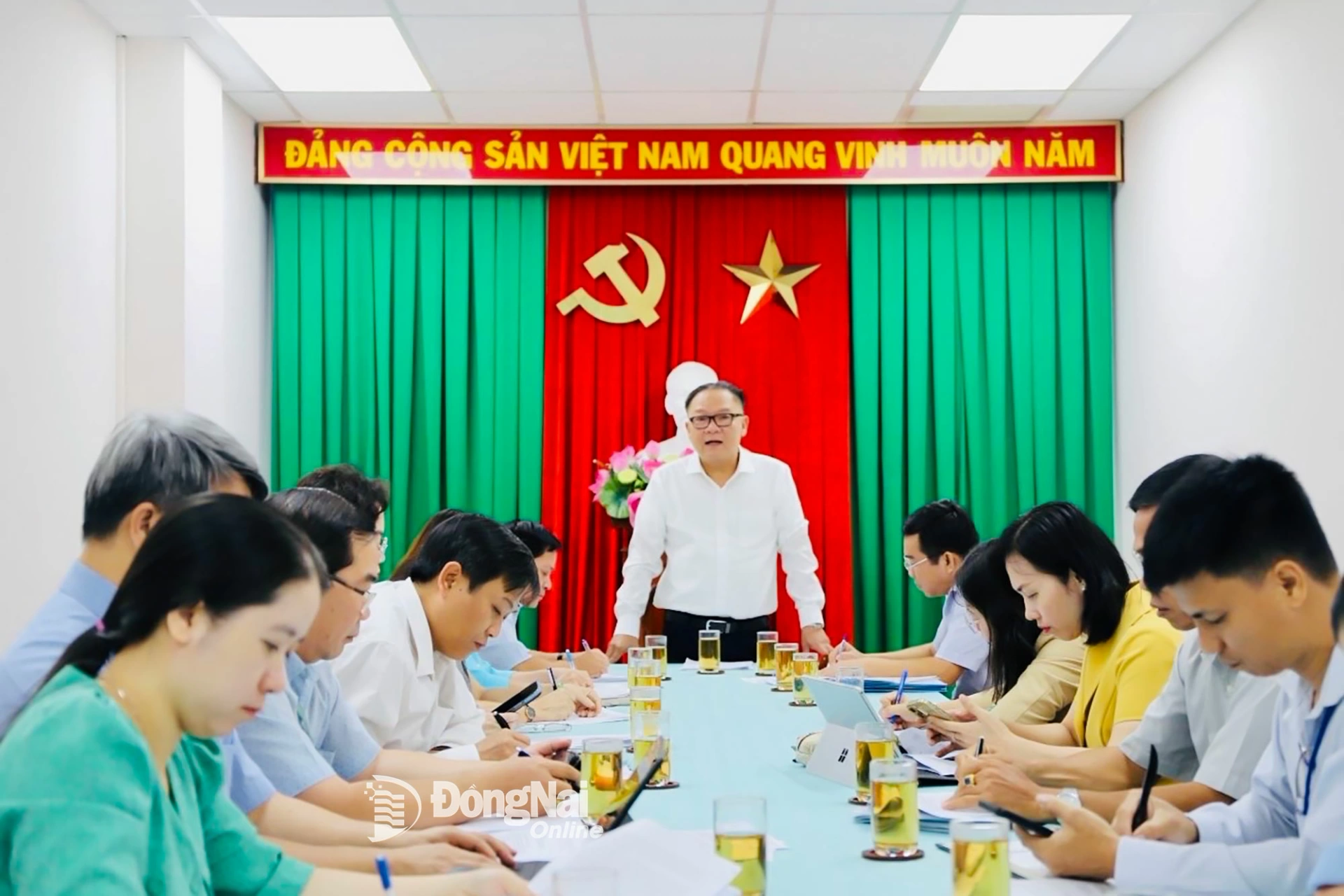 Tỉnh ủy viên, Phó Chủ tịch UBND tỉnh Đồng Nai Nguyễn Kim Long chủ trì buổi làm việc. Ảnh: B.Nguyên