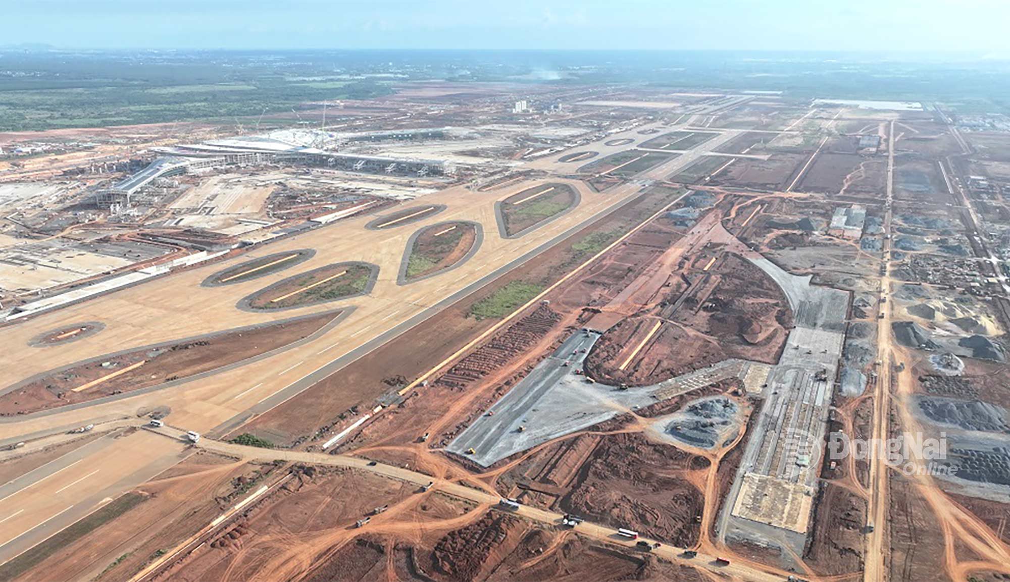 Construction of the 2nd runway of Long Thanh Airport, Phase 1. Photo: Pham Tung

