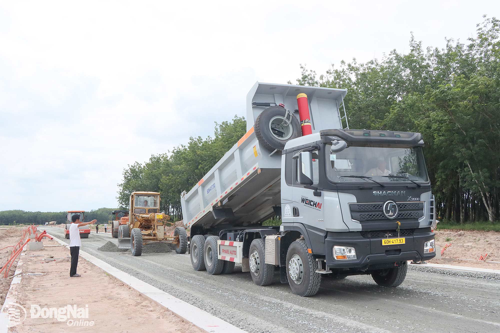 Dự án Xây dựng cơ sở hạ tầng khu dân cư Thành Tâm (phường Chơn Thành) đang được đơn vị thi công đẩy nhanh tiến độ.