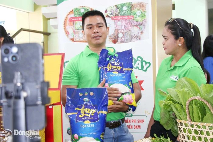 Phát triển kênh thương mại điện tử cho sản phẩm địa phương