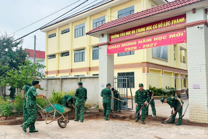 Đồng hành với học sinh vùng biên giới