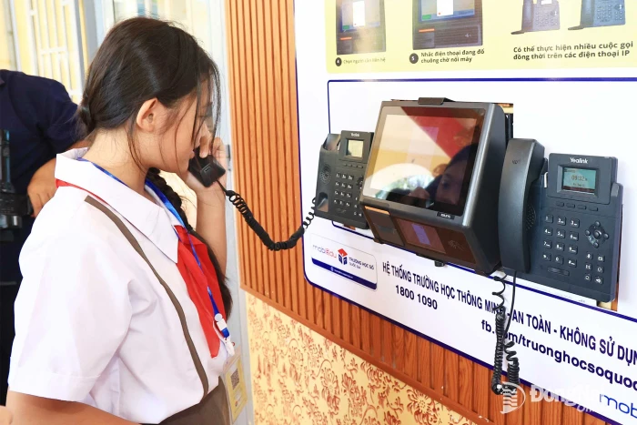 Đưa công nghệ số vào trường học