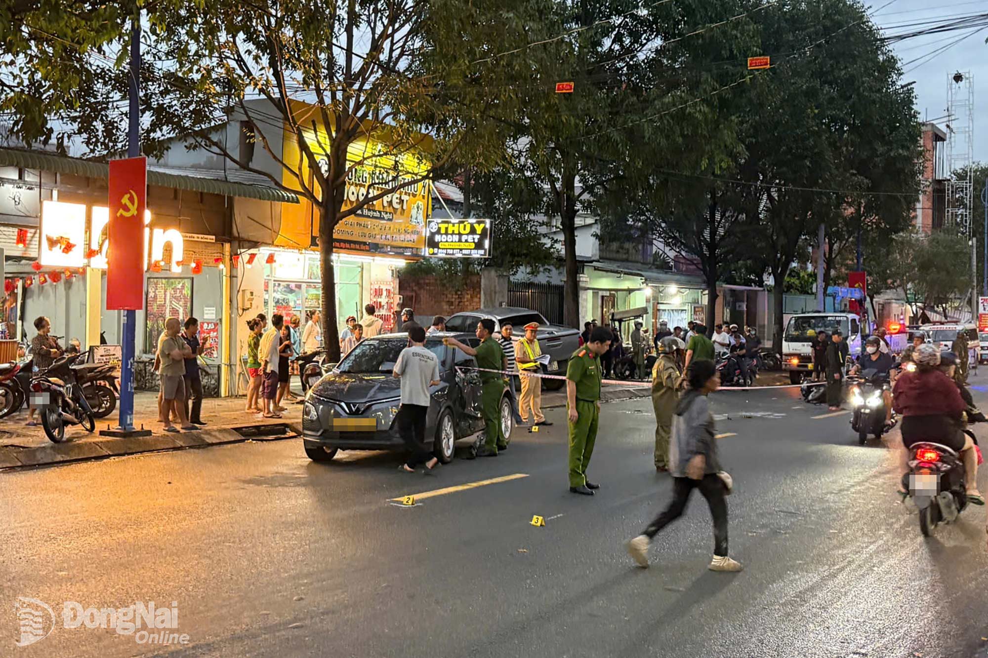 Hiện trường điều tra vụ tai nạn giao thông vào ngày 9-9 trên đường Đặng Văn Trơn (phường Trấn Biên) khiến 1 người tử vong, 1 người bị thương. Ảnh: Lê Duy