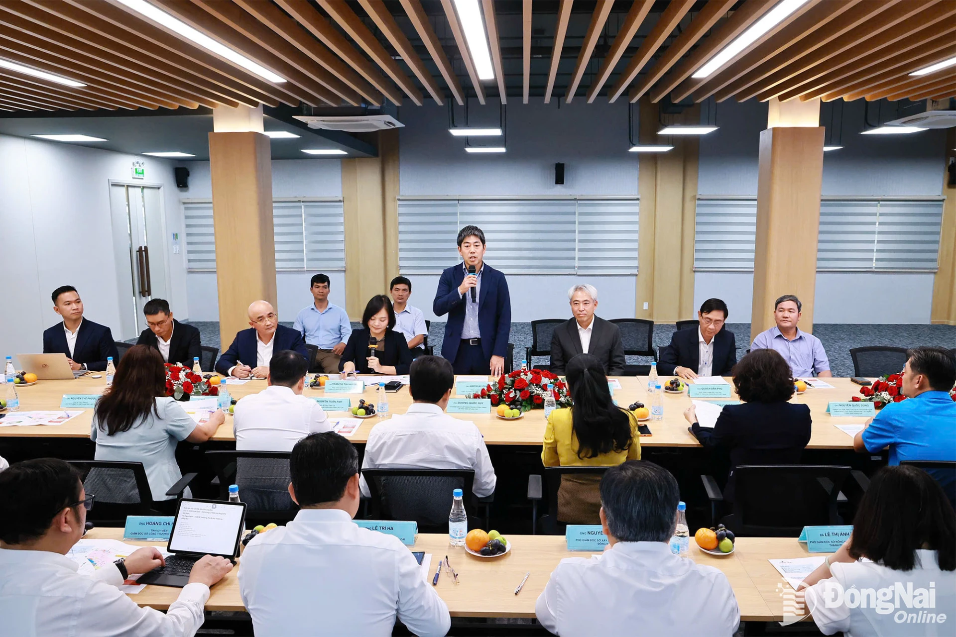 Đại diện chủ đầu tư Khu công nghiệp Long Đức chia sẻ nhiều thuận lợi khi được thành phố Đồng Nai quan tâm, tạo thuận lợi đầu tư các khu công nghiệp trên địa bàn. Ảnh: Công Nghĩa