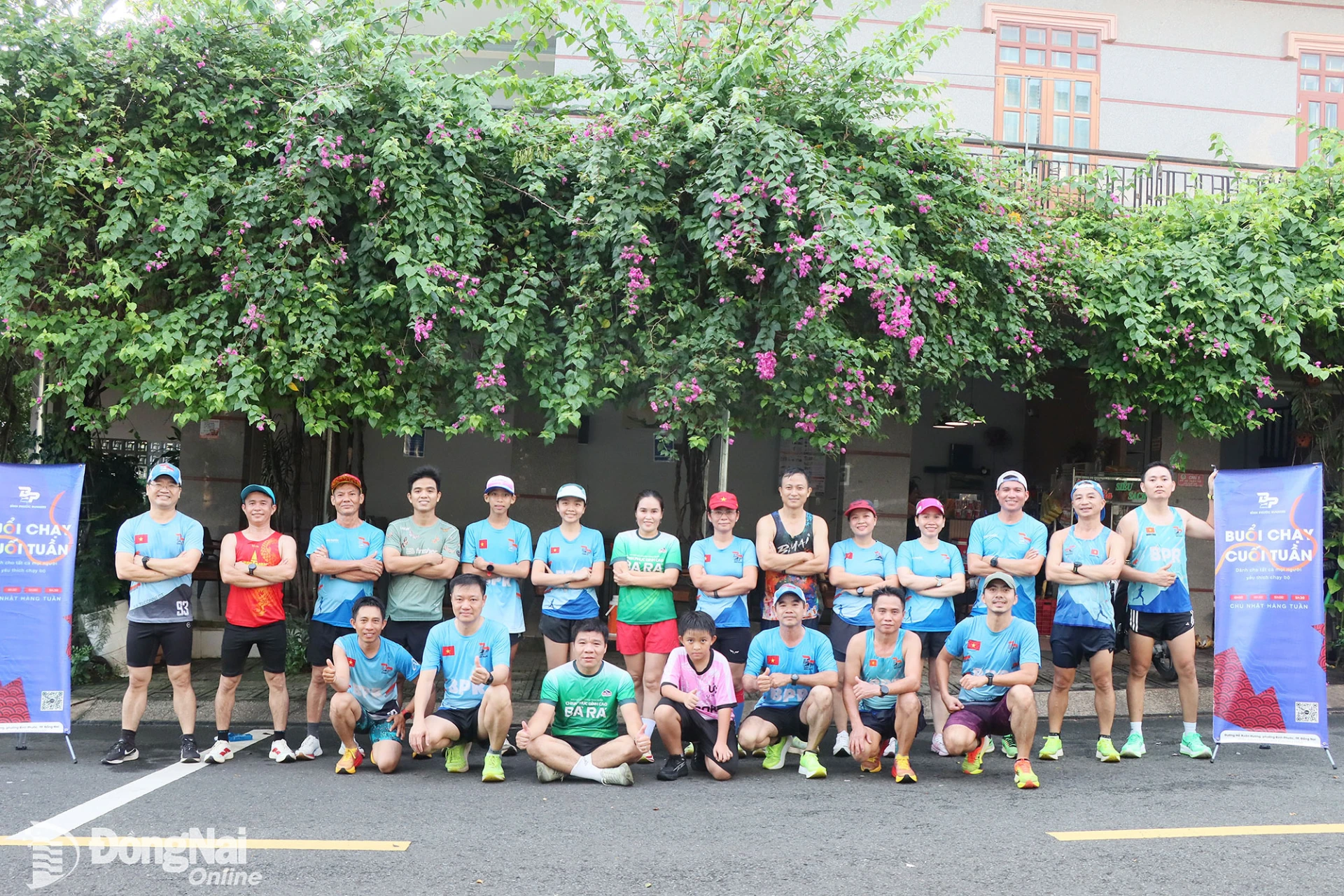 Sau mỗi buổi chạy, các thành viên Câu lạc bộ Bình Phước Runners chụp hình đưa lên nhóm để lan tỏa phong trào.