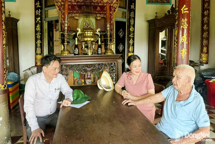 Tăng cường đối thoại, vận động người dân