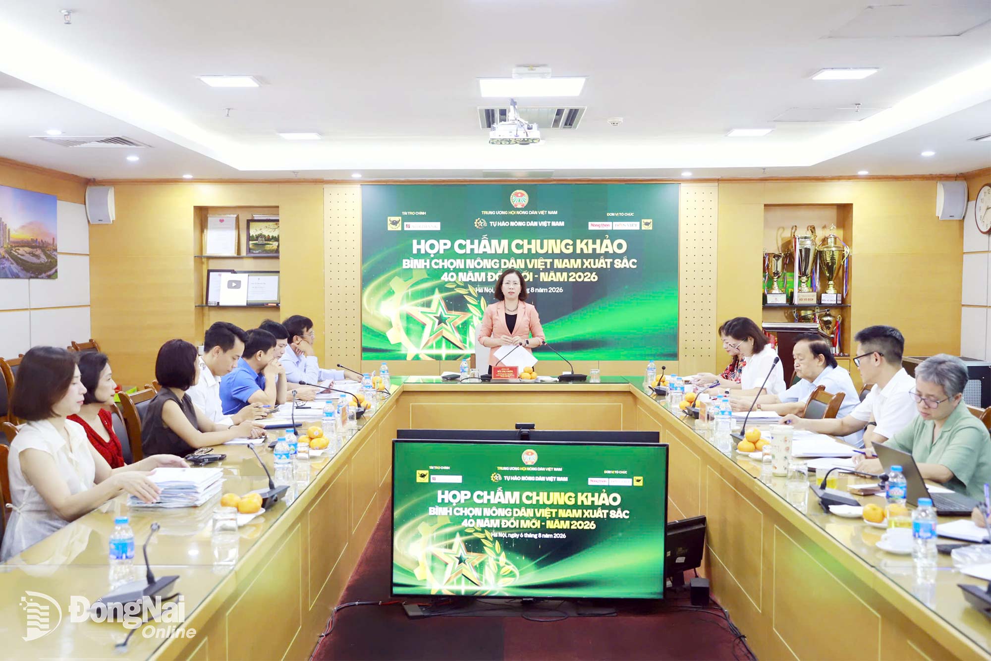 Ngày 6-8, Hội đồng bình chọn chung khảo đã họp chấm chung khảo bình chọn Nông dân Việt Nam xuất sắc 40 năm đổi mới năm 2026. Ảnh: CTV