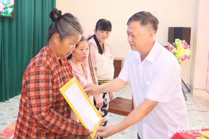 21 poor and near-poor households in Ta Lai Commune receive “Great Solidarity” houses