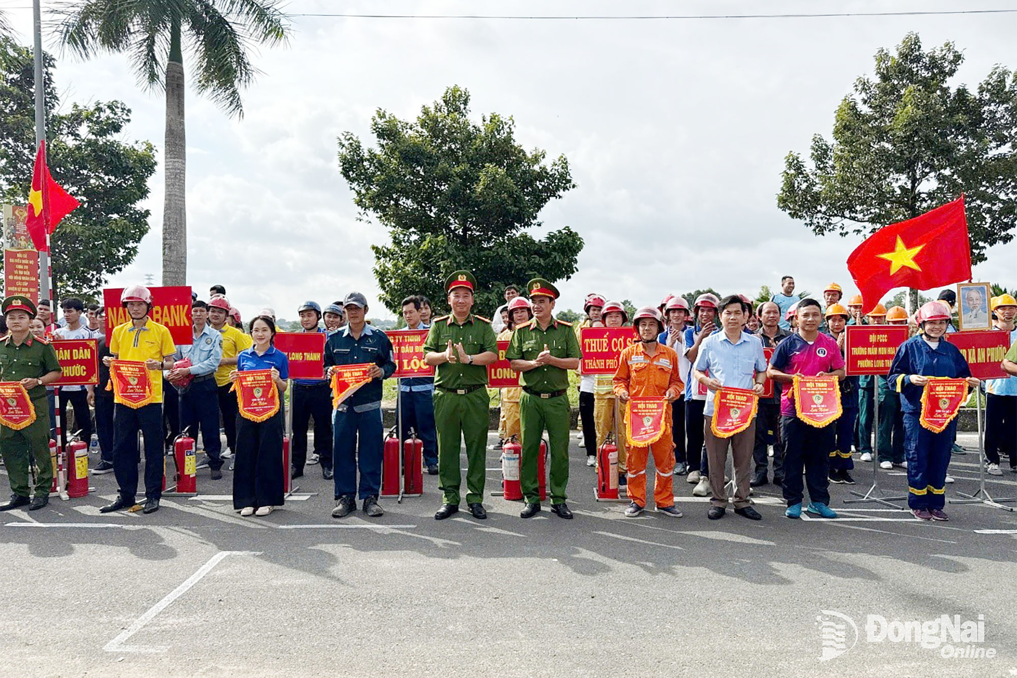       Các đội PCCC tham gia Hội thao nghiệp vụ chữa cháy, CNCH năm 2026.