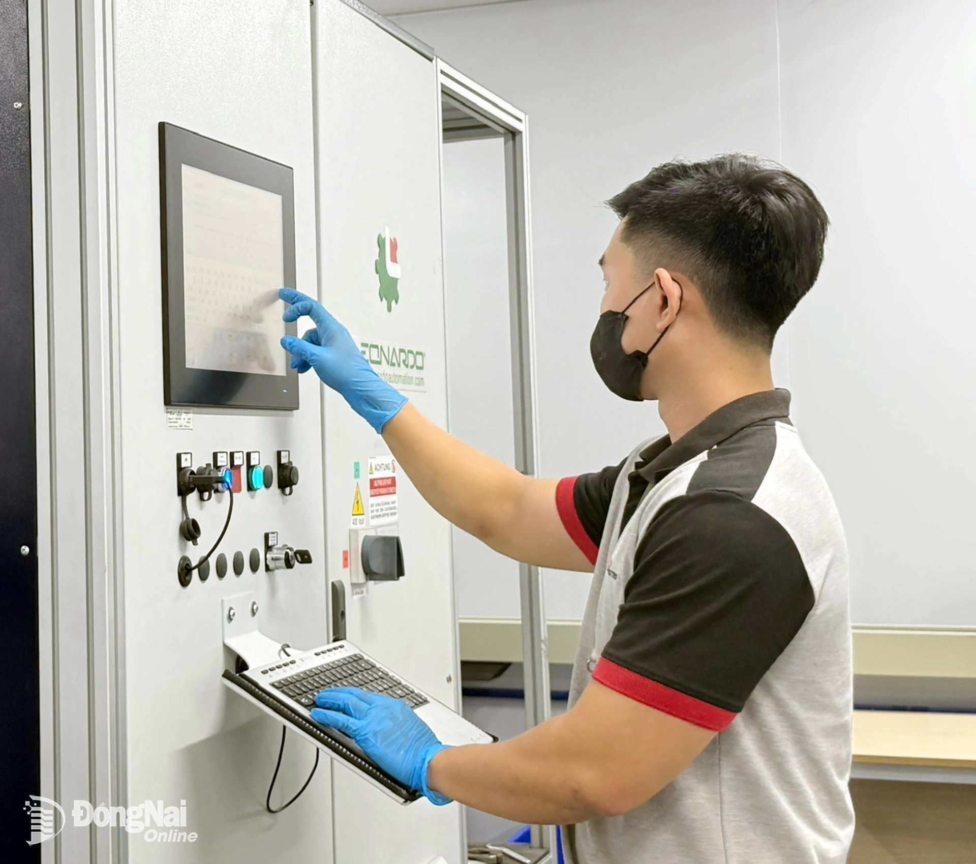 Technology is applied in production at Action Composites Hightech Industries Co., Ltd. in Nhon Trach 3 Industrial Park (IP). Photo: Hai Quan

