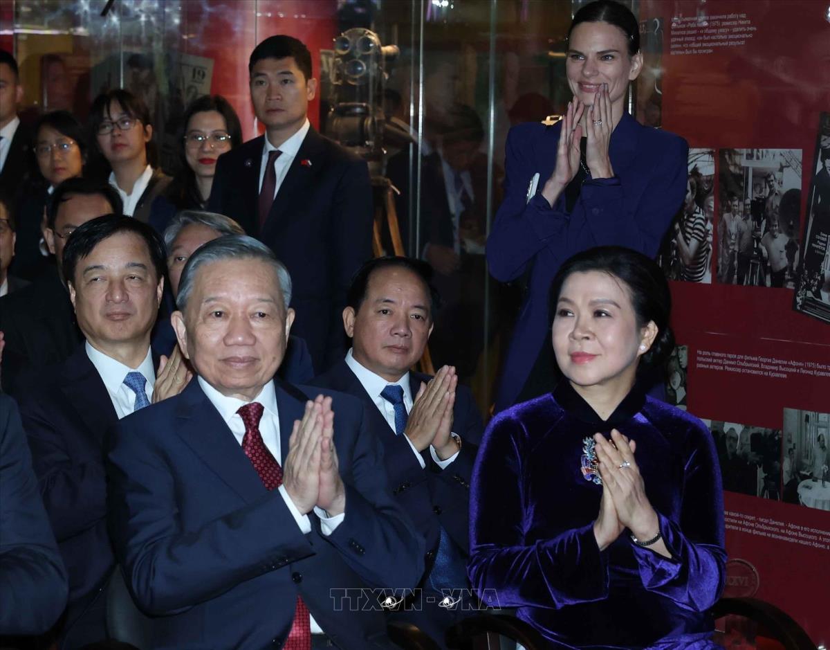 Tổng Bí thư, Chủ tịch nước Tô Lâm và Phu nhân dự chương trình Khai trương Không gian Di sản và Kết nối văn hoá Việt - Nga (8/9/2026). Ảnh: Thống Nhất – TTXVN
