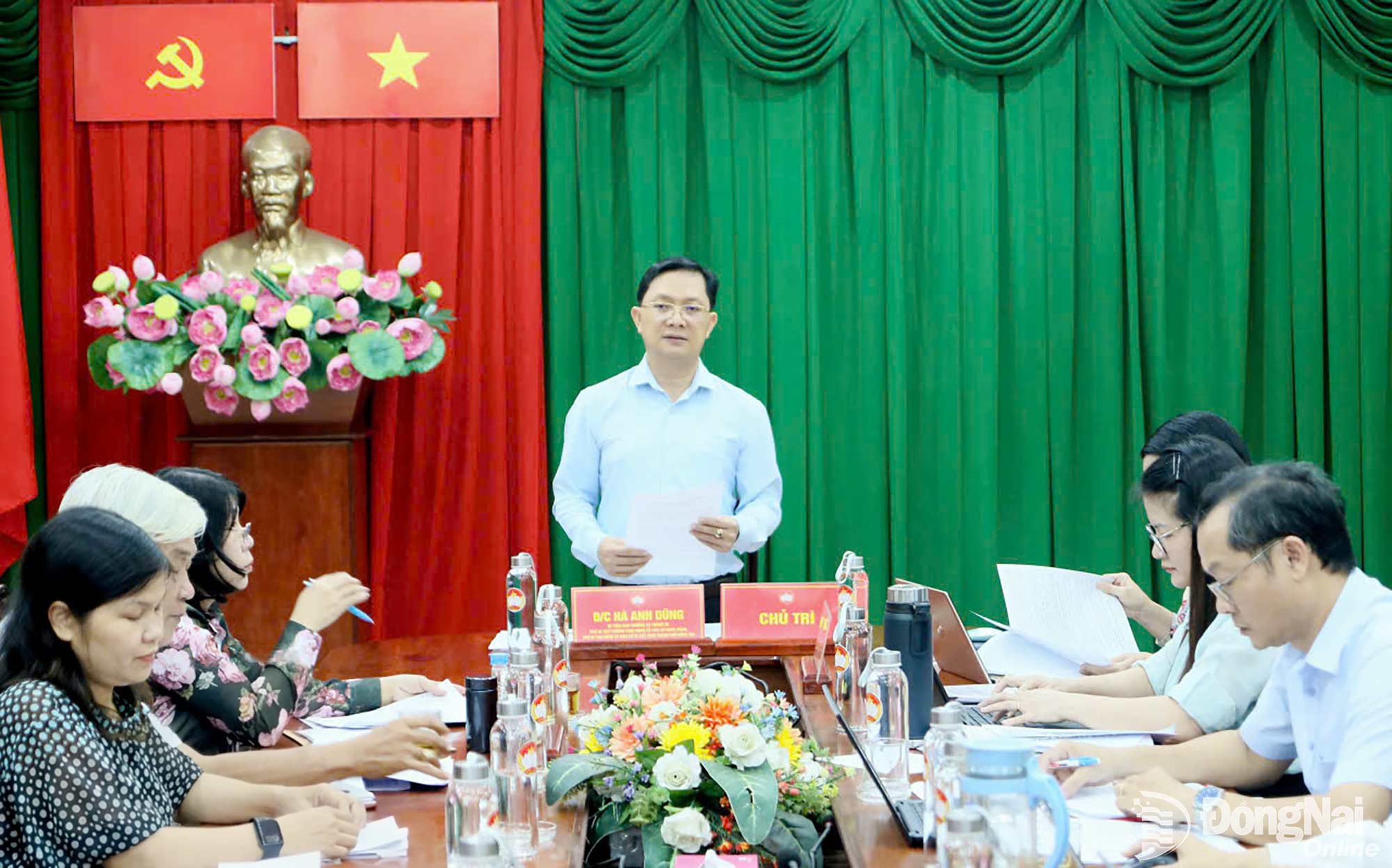 Ủy viên Ban Thường vụ Thành ủy, Phó Chủ tịch Thường trực Ủy ban MTTQ Việt Nam thành phố Đồng Nai Hà Anh Dũng phát biểu tại buổi giám sát. Ảnh: Văn Truyên