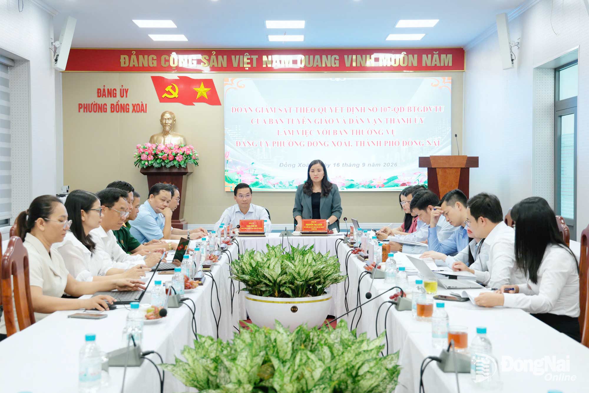Phó Trưởng ban Tuyên giáo và Dân vận Thành ủy Nguyễn Thị Loan phát biểu tại buổi làm việc. Ảnh: Thanh Tuyền