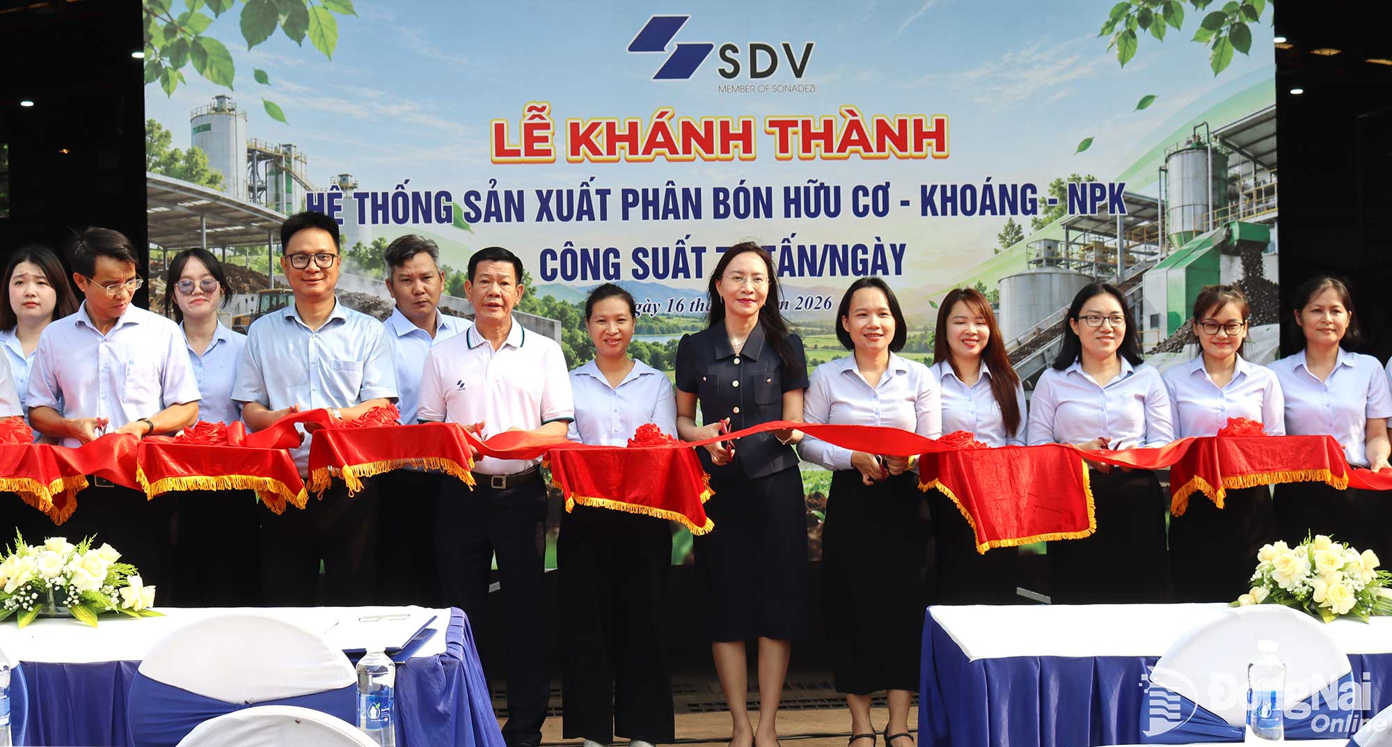 The inauguration ceremony of the organic-mineral-NPK fertilizer production system, with a capacity of 72 tonnes per day. Photo: Hoang Loc