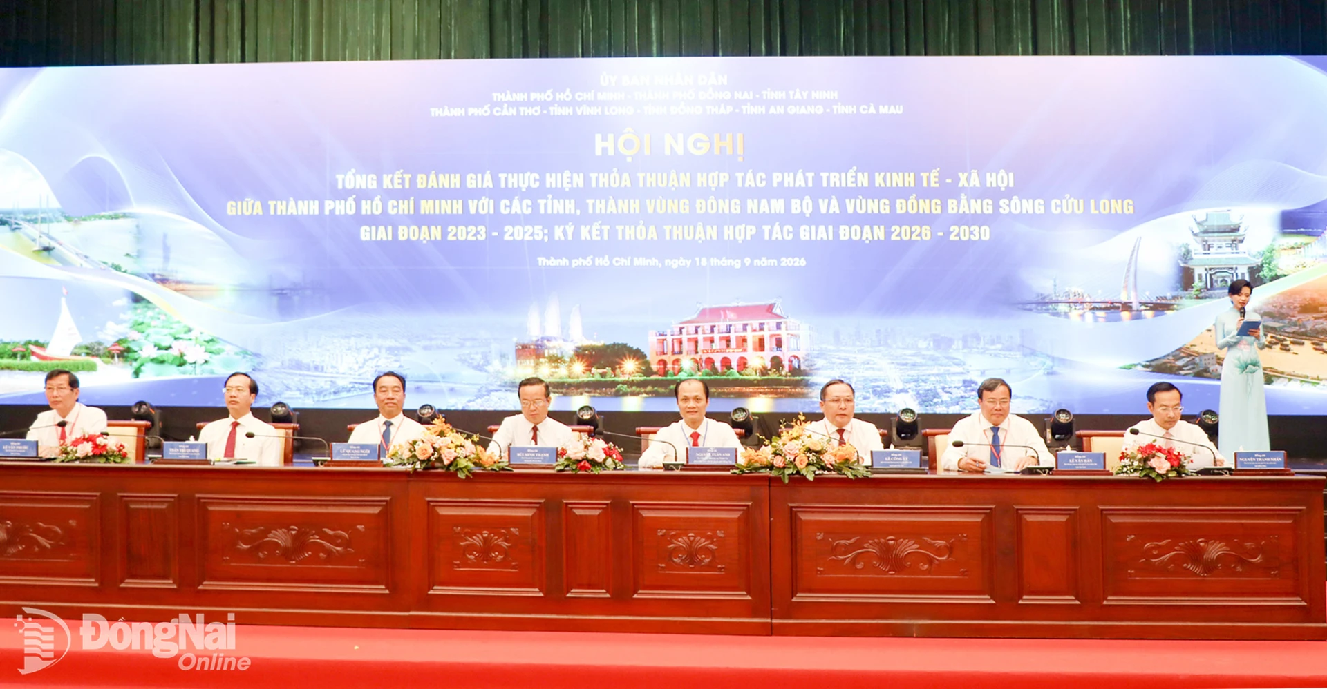 Lãnh đạo các địa phương chủ trì hội nghị.