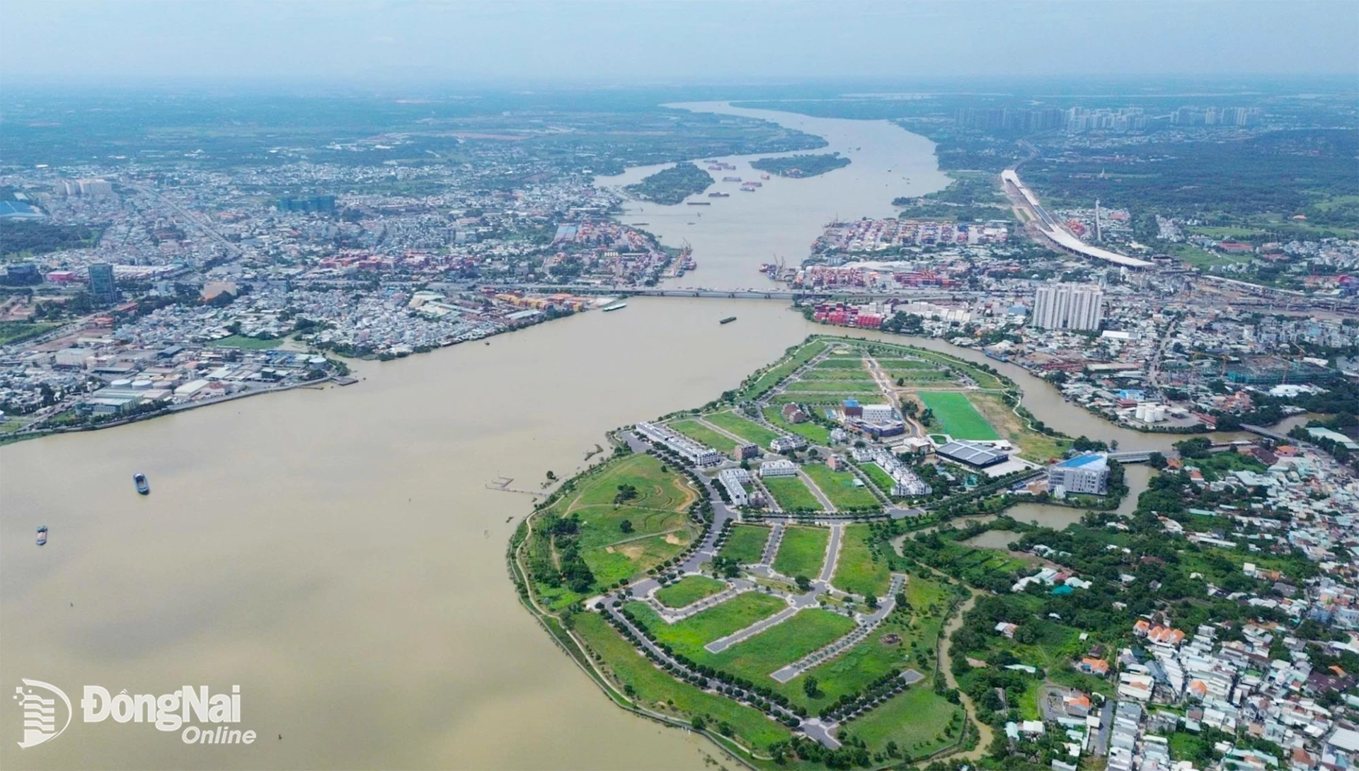 The Dong Nai riverside urban area. Photo: A.L

